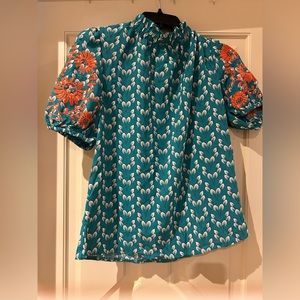 Short shelve green with orange floral